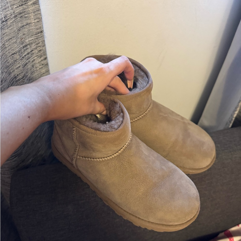 Ugg Mini